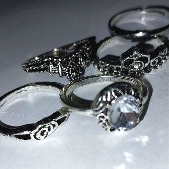 5pc stackable vintage ring set - Picture 4 of 11